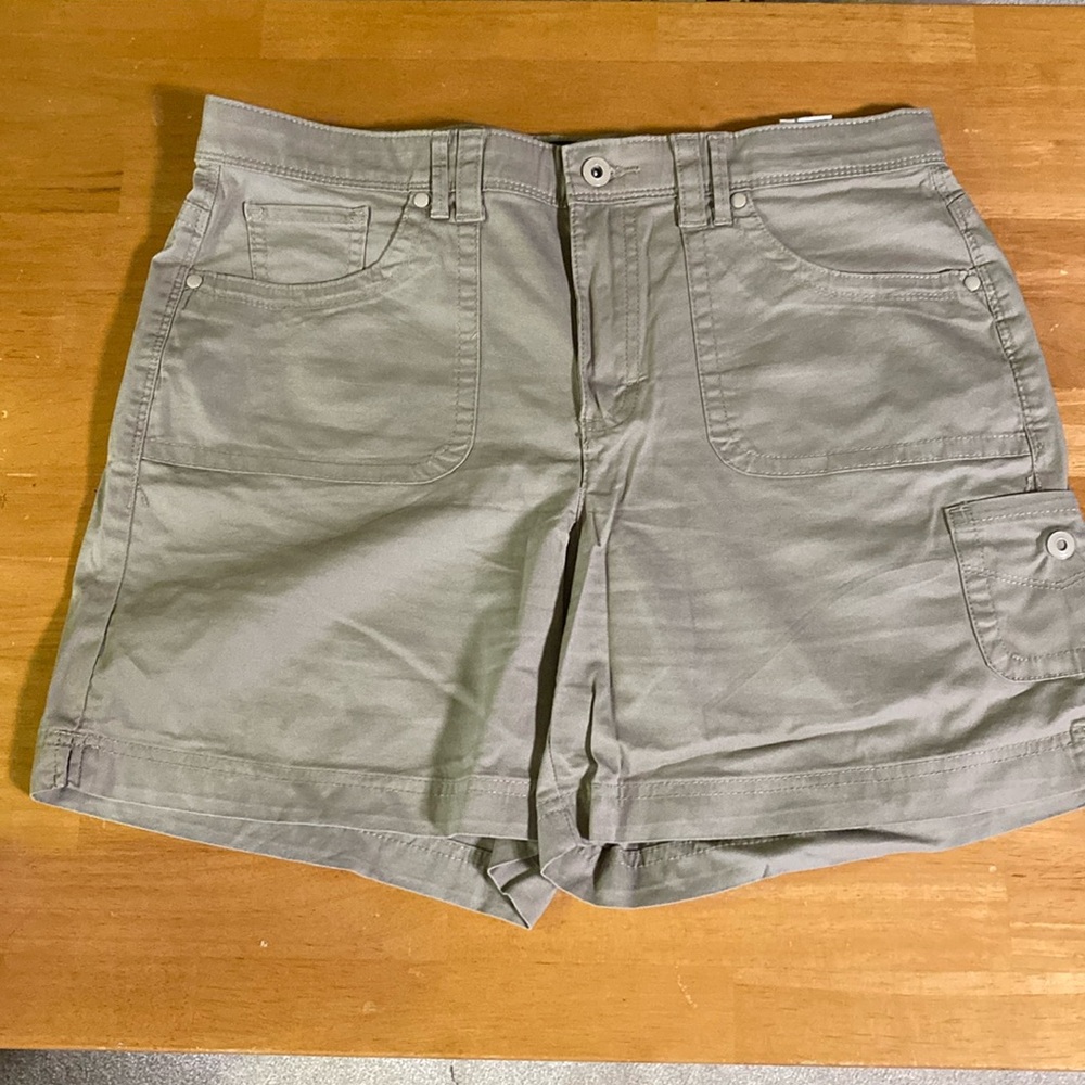 Jones New York Size 10 Khaki Shorts Great Condition Style Sienna